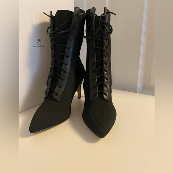 Charles David-Piranha Lace-up Bootie (Women’s) - Picture 3 of 6